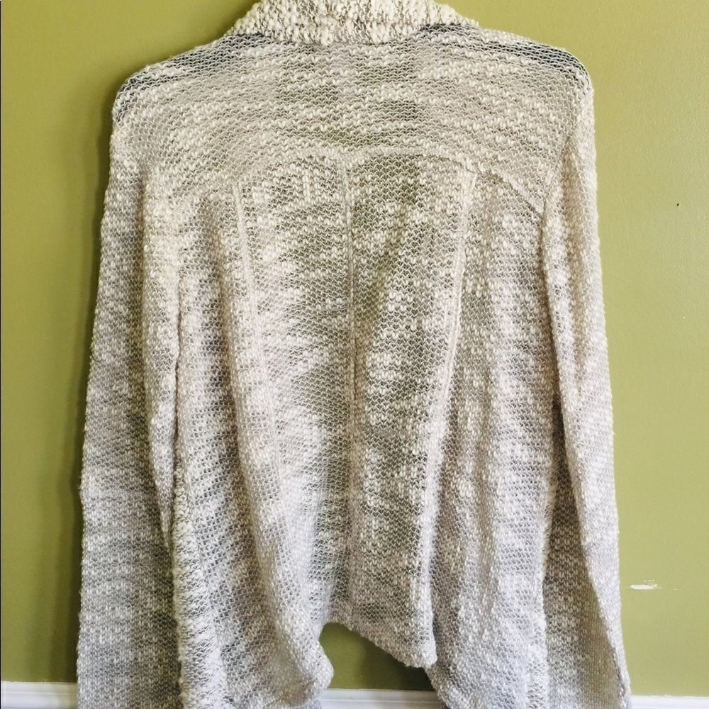 Sweater - Picture 4 of 4